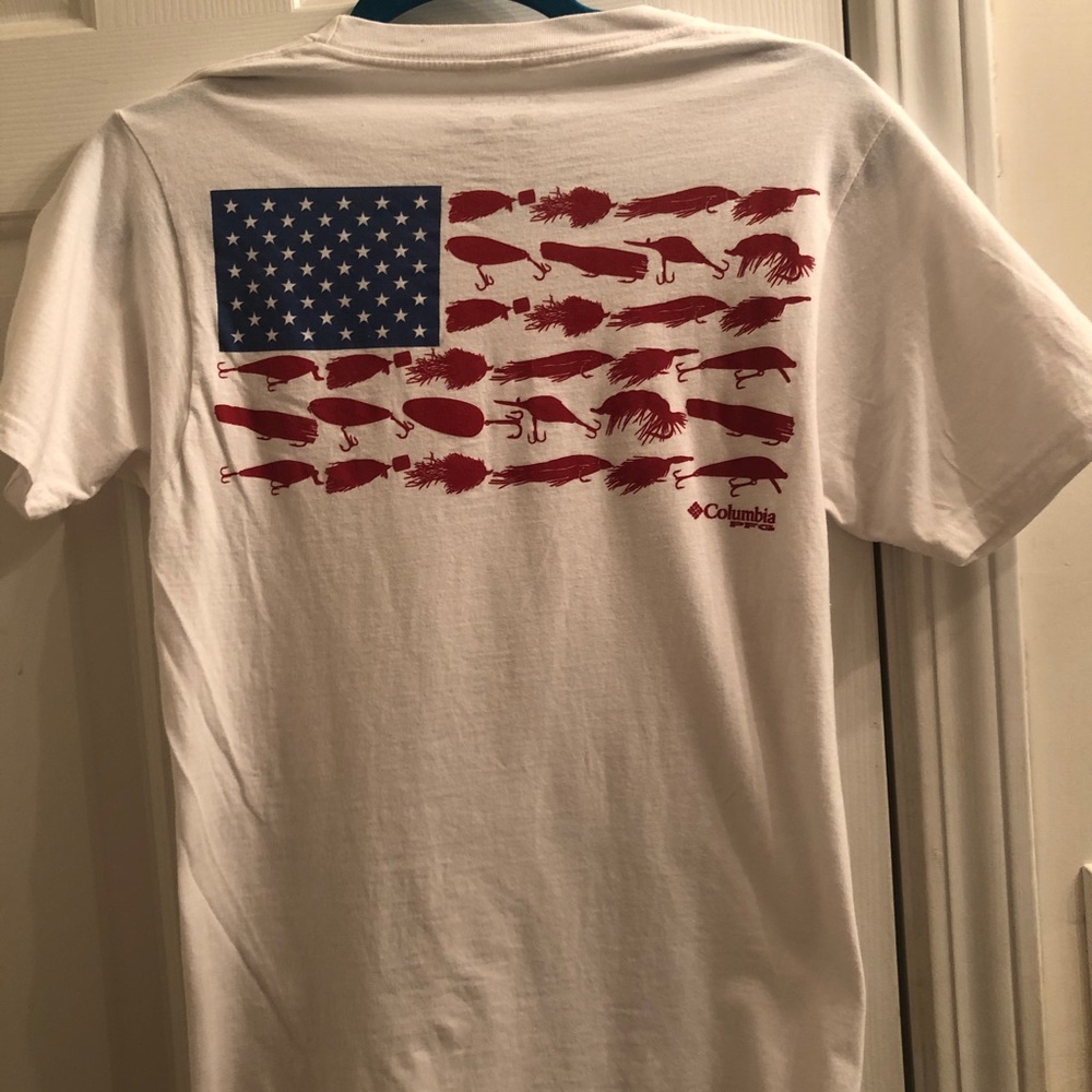 Columbia T-shirt - White with red and blue graphics on the back Size Sma…